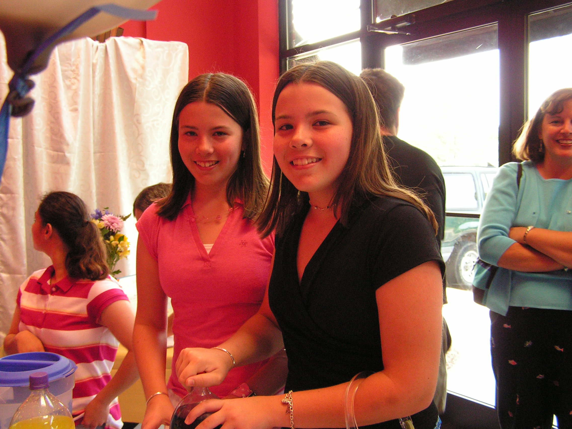 ./2006/Monica's Graduation/graduation party0017.JPG